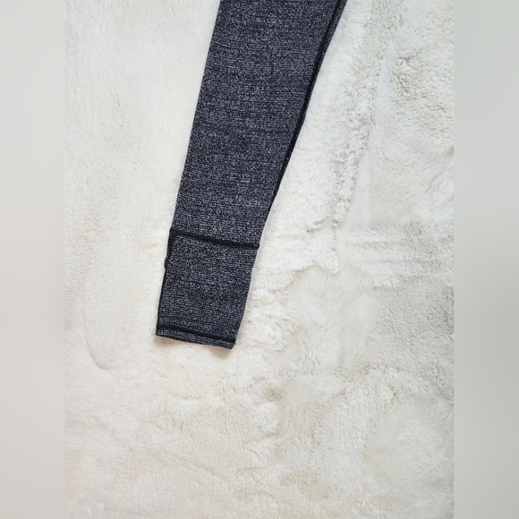 Lululemon Still Mind Tight *28". Size 4. - Picture 10 of 15